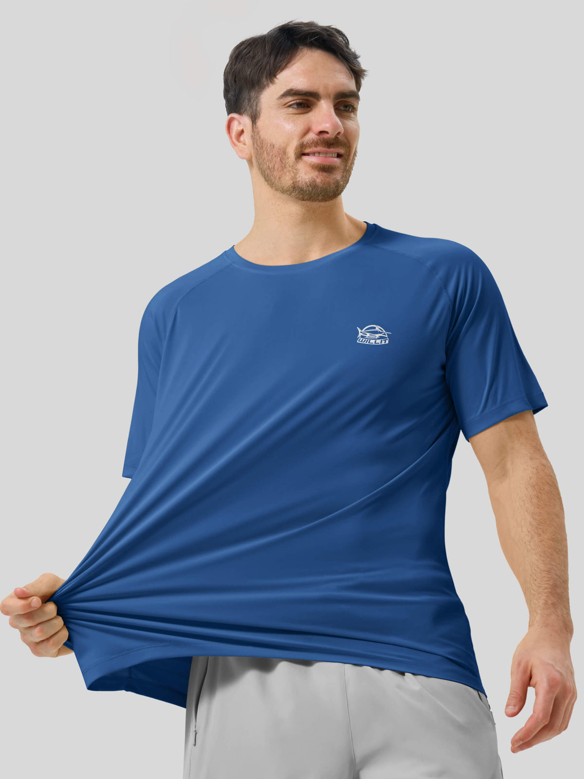 Model wear Sun Protection Crew Neck T-Shirt 