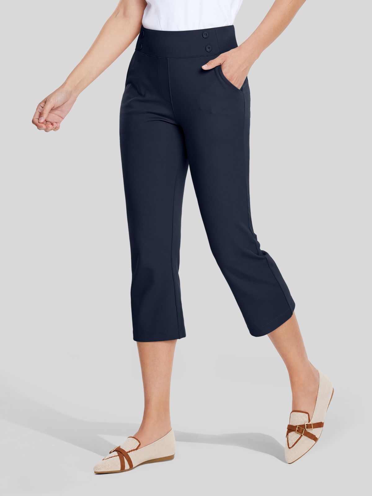 Willit Women's Button Pull On Capris in 