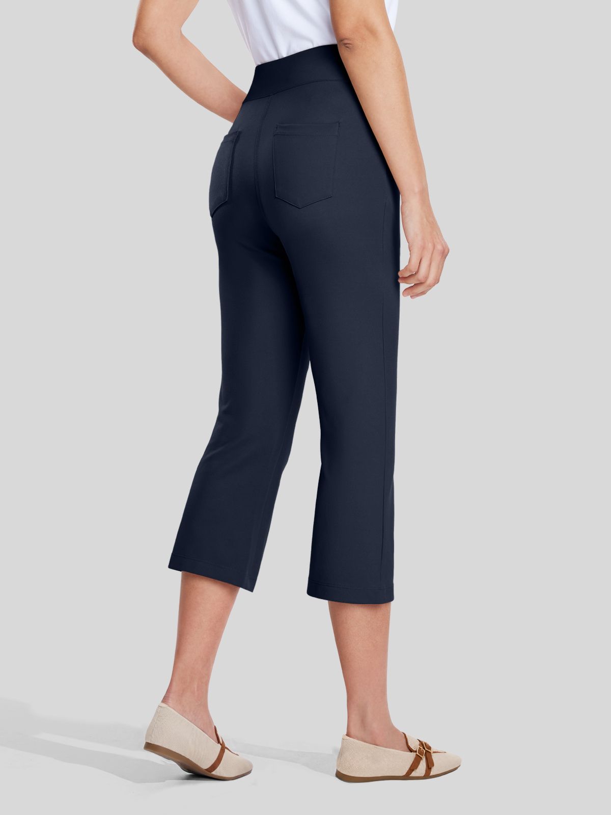 Willit Women's Button Pull On Capris in 