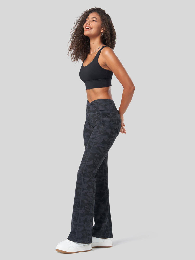 Women's Fleece Crossover Flared Leggings_