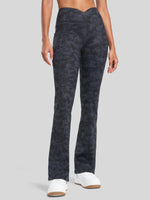 Women's Fleece Crossover Flared Leggings_