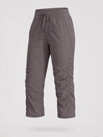 Women's cropped pants with an elastic drawstring waist and big side pockets 