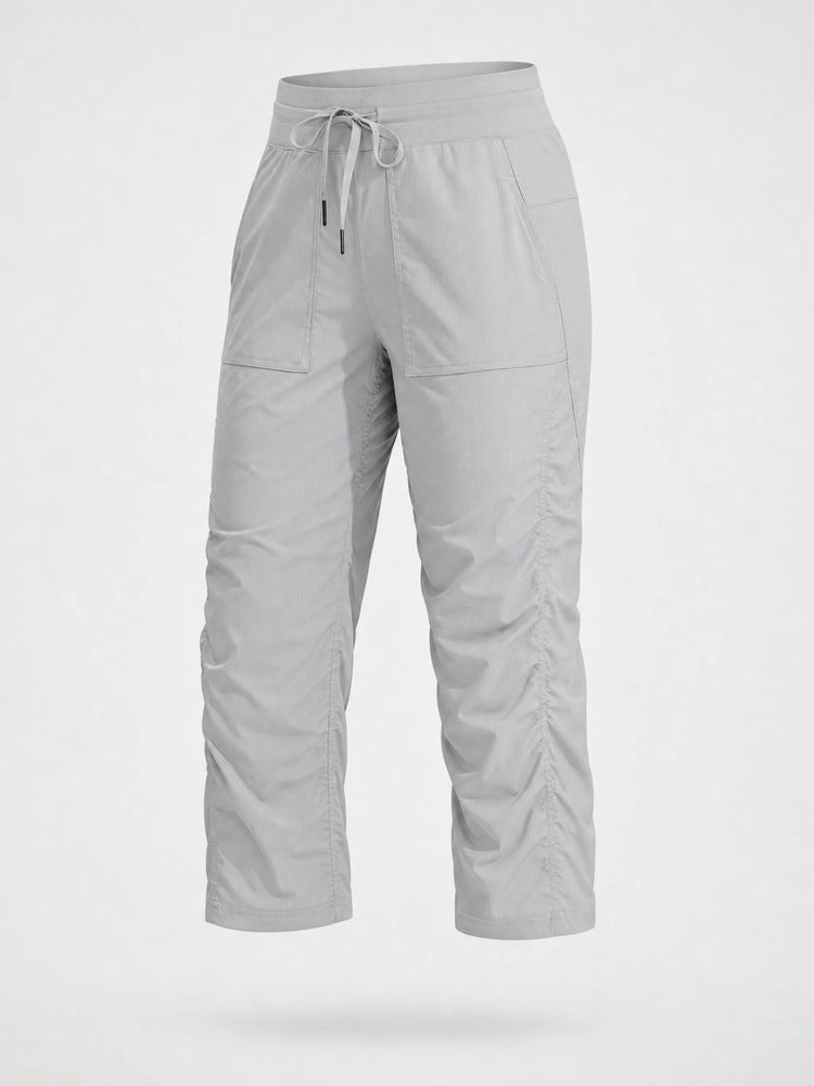 Women's cropped pants with an elastic drawstring waist and big side pockets 