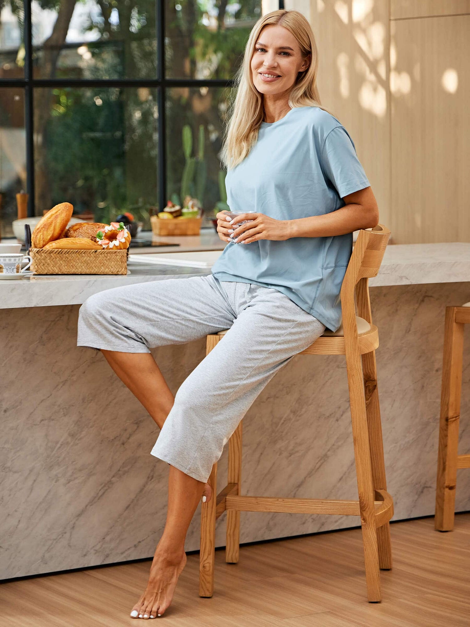 Women's Loose Yoga Capri Pants_