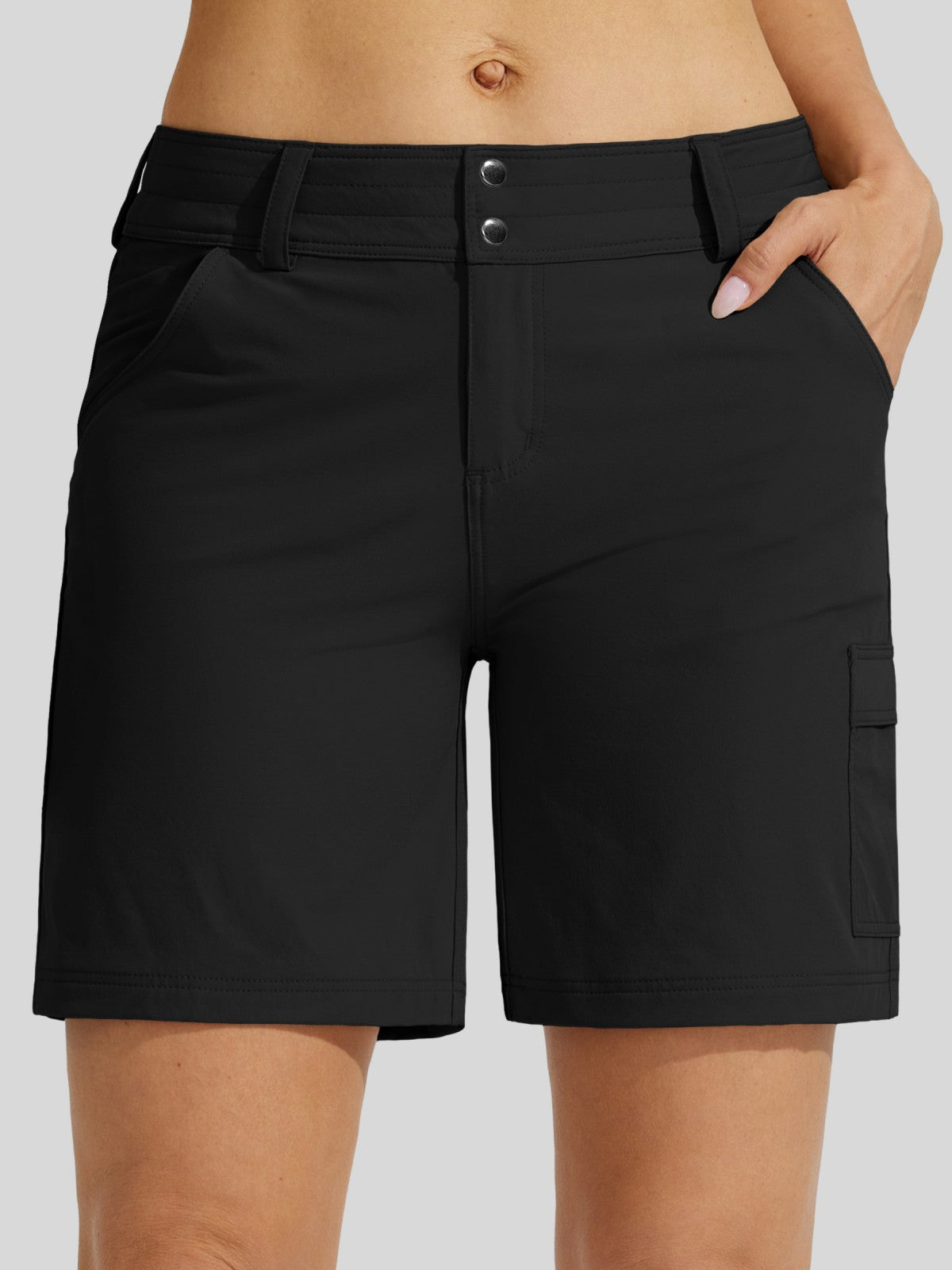 Women's cargo-style shorts with a double-button waistband 