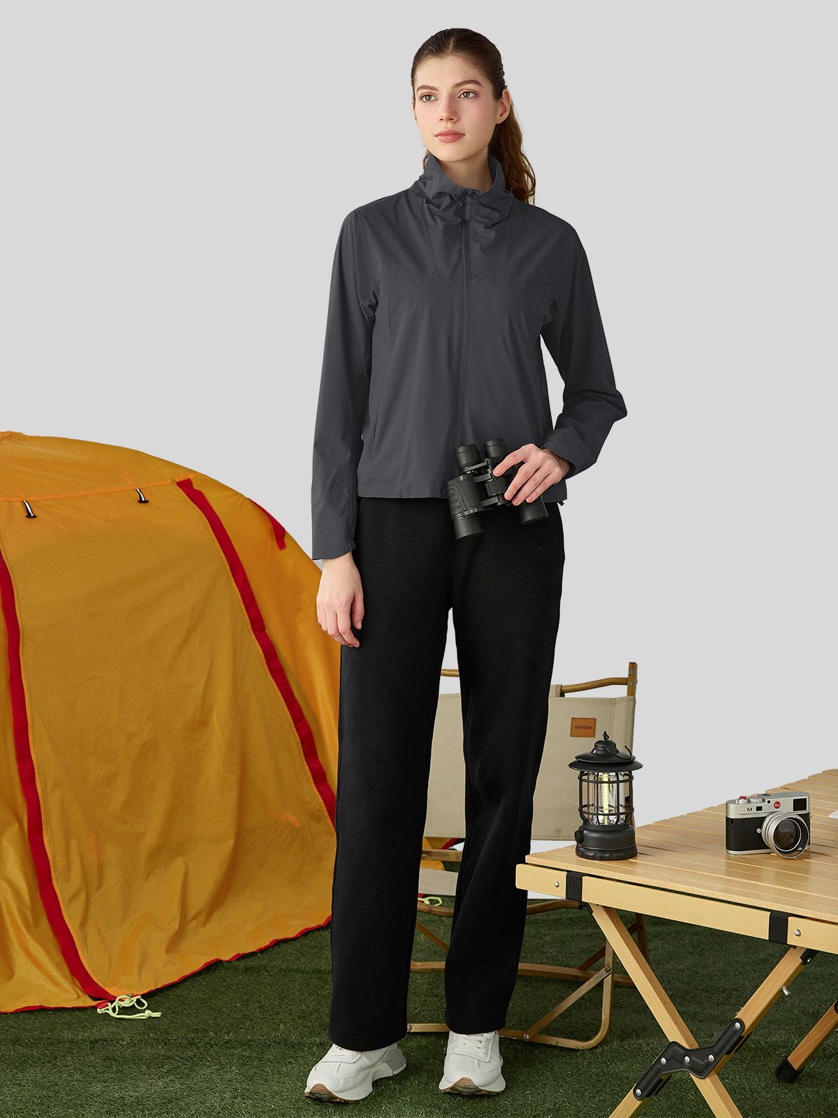 woemn's full-zip athletic jacket with a high collar, fleece-lined  