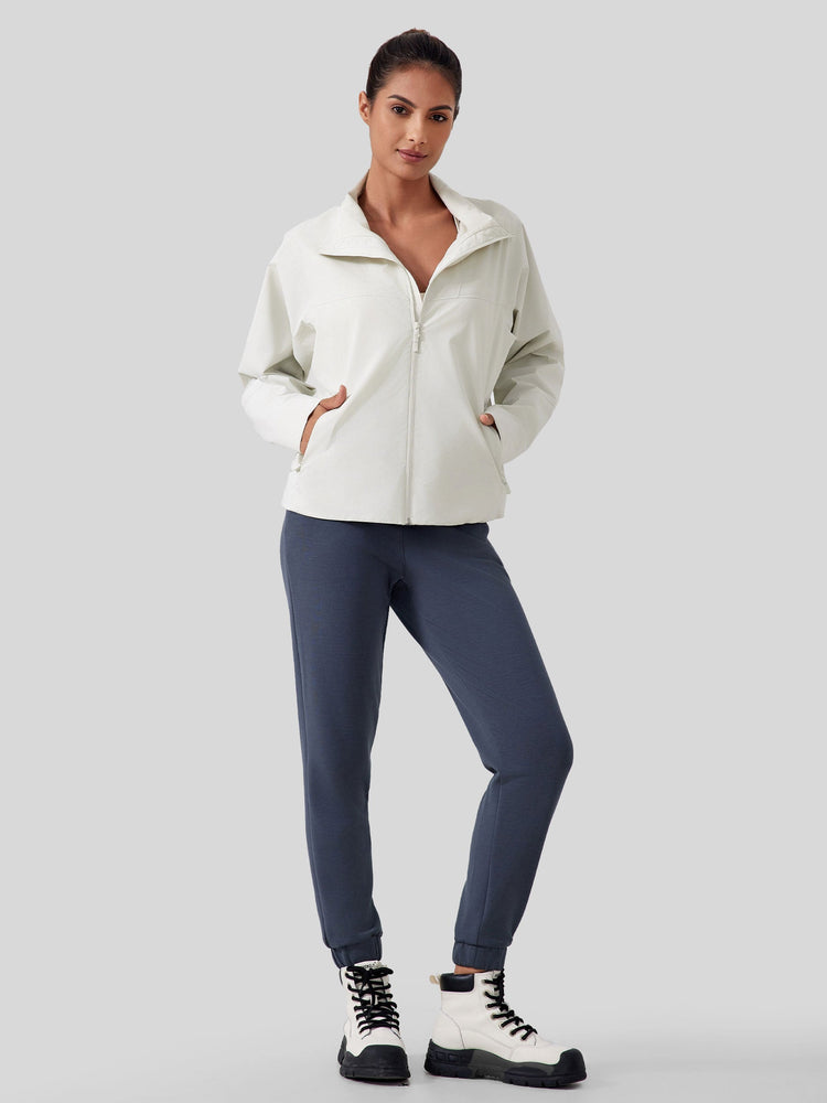 woemn's full-zip athletic jacket with a high collar, fleece-lined  