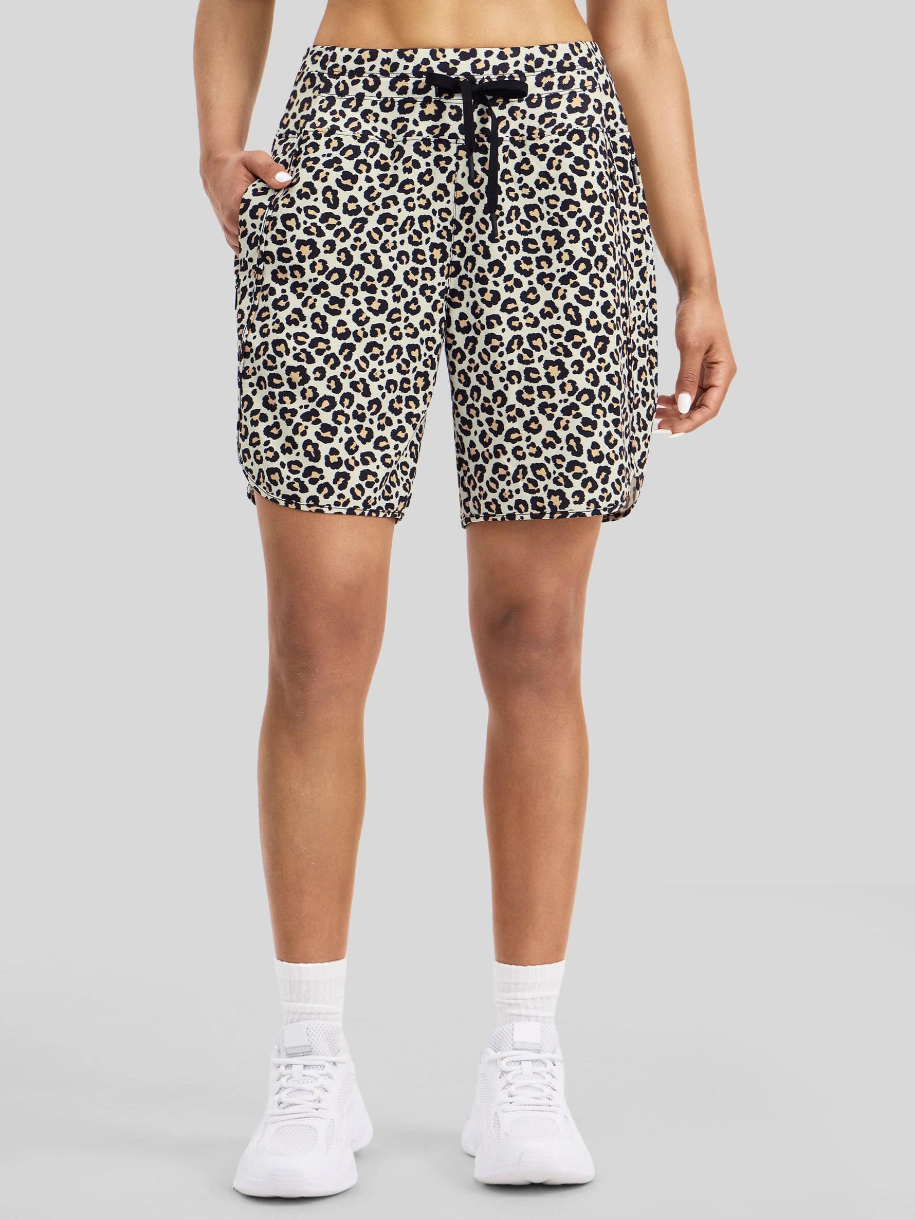 Willit Women's Active 7 Inseam Utility Shorts 